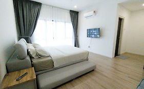 H+M Residence 5MinTo Setia City Convention